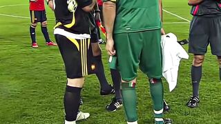 Casillas atau Buffon, siapa GOAT versi kamu? 👇