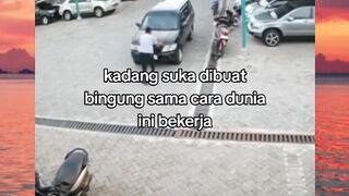 kadang dunia emang suka bingung