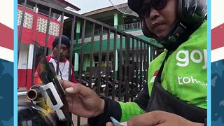 Kirain nunggu kembalian mang 😂