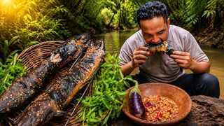 Grilled Snakehead Fish with Sour Krasaing Fruit in the Wild Forest 🐟🌿🔥