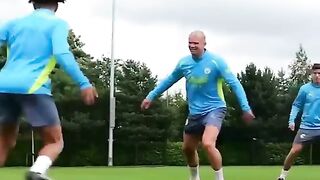Terlalu Cantik Untuk Terjadi Di Latihan