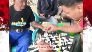 Tiba-tiba langsung dimakan rajanya ♟️