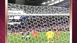 Cuplikan momen gol indah dari sudut pandang kamera gawang
