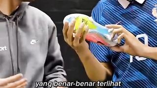 Sepatu baru mbappe seperti berasal dari masa depan