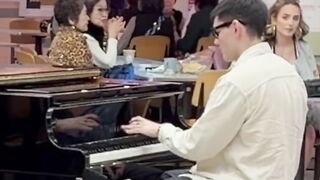 Professional Piano Performance: World-Class Skill & Beautiful Melody 🎹
