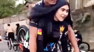 Pake gaya segala