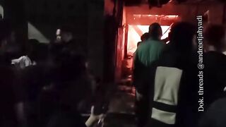 Arogansi Jalanan! Ditegur Bawa Motor Zigzag, Pengendara Malah Pukul Driver Ojol
