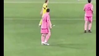 Momen ikonik ini terjadi saat Inter Miami menghadapi Nashville SC