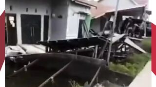 Rumah Ambles dan Ambruk ke Rawa di Kabupaten Banjar, Sejumlah Korban Dievakuasi