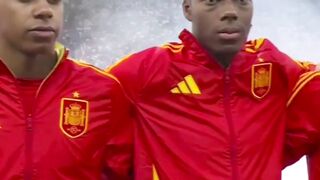 Lamine Yamal at his pick