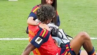 Bellingham berhasil membuat Lamine Yamal putus dengan pacar barunya! 😨😳
