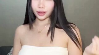 nakal banget goyangnya.