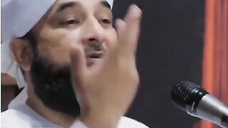 Allah hi rizq ko koshada aur tang karta ha