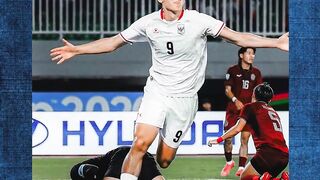 Mitchell Baker Bukan Striker Biasa!!