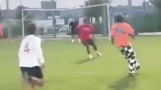 Ketika Bintang Bayern Munich Gabung Main Tarkam di New York! 😂⚽