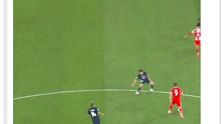 Bukan hanya gol yang membuat penonton berdecak kagum, tetapi juga assist yang lahir dari visi seorang pemain kelas dunia