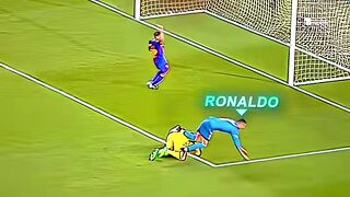 Messi, s reaction to Ronaldo,s goal 🔥🙂