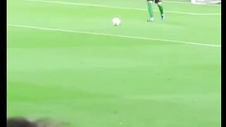 Momen gemuruh paling ikonik saat Lionel Messi bangkit dari bangku cadangan