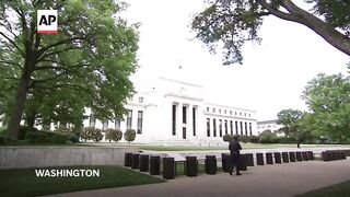 Fed leaves interest rate unchanged but 3 officials dissent