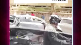 Beberapa video rekaman warga memperlihatkan situasi mencekam