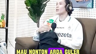 Jangan Pake Jersey Hakan Sukur kalo gak mau di pelototin fans turki #sepakbola #podcast