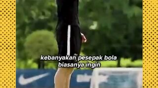 Ternyata nggak semua bintang sepak bola mau jadi pelatih pasca pensiun! 🤯⚽
