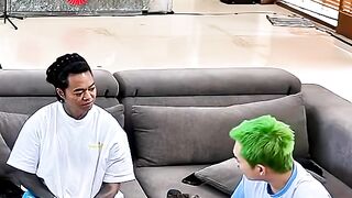 KAREN DIMATA ALOY ITU BEDA BANGET!