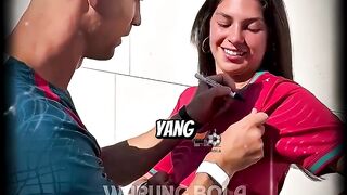 Para legenda rela antri hanya untuk tanda tangannya!