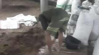 Ngeruk tai ayam. Kita peristis bukan pewaris