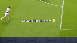 Kalau menurutmu ini gol biasa, coba lihat lagi. 👀⚽️ 2