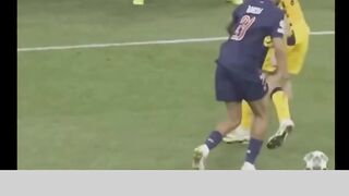 "Kalau bek sekelas Acerbi aja bisa dilewati, berarti Barcola memang beda kelas." 😮‍💨