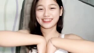 pelan tapi bikin gemes.