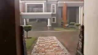 Udah tau licin pake lari segala,komedi hiburan