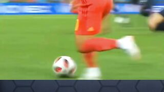 Prime Eden Hazard di Chelsea benar-benar mimpi buruk buat para bek. 🔥💙 3