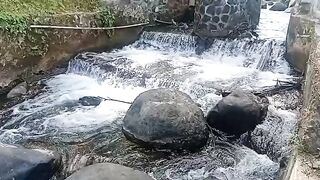 Video river slowmotion