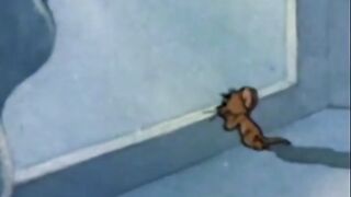 Tiny Jerry Outsmarts Tom | Best Classic Cartoon Scene