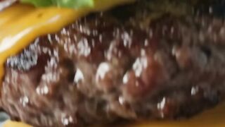 Giant burger Strawberry shake