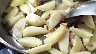 Potatoes  mix with corn beef