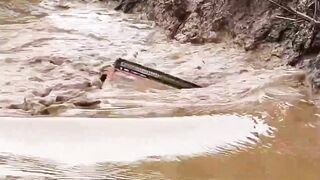 Hampir saja tenggelam rc offroad 4x4