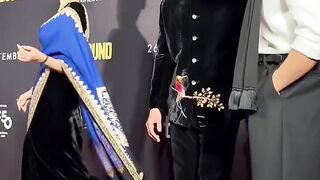 Vishal Jethwa Accidentaly Steps On Janhvi Kapoors Saree at Event