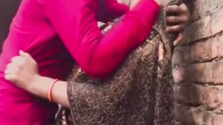 Bhabhi ji ki chumi le li