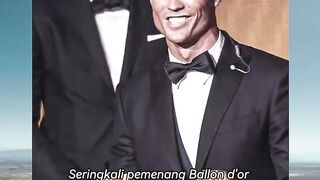 Musim 2021/2022 emang gila banget sih! 👑