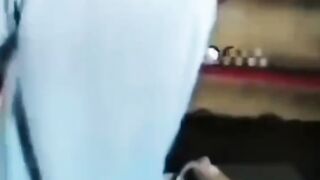 Isne to apni mom ko hi