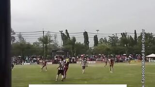 Tragedi Lapangan Hijau! Pesepak Bola Thailand Tewas Tersambar Petir Saat Bertanding, 12 Lainnya Luka-Luka ⛈️⚽