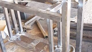 Single block moulder