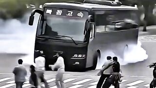 When a BMW driver Drive a bus 🥶 _#bmw #drift #Aura #bmwlife #funktaka