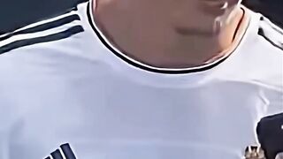 Mau Tanda Tangan Di PSG, Lucas Digne Malah Pakai Jersey Real Madrid! 😭☠️