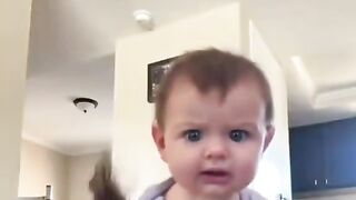 امهات مع اطفالهم مضحك جدا