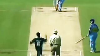 Sachin Tendulkar bold by Abdul Razzaq after 2 boundaries