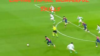 Lamine Yamal smooth skills